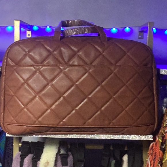 FLASH SALE!🔥
GG Overnight Travel Bag w/Shoulder Strap NWT - Picture 3 of 5